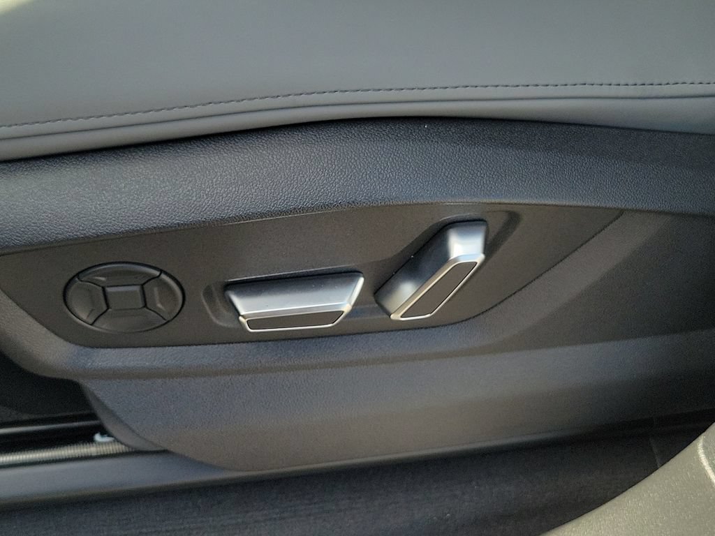 New 2026 Audi SQ8 Premium Plus AWD/4WD image 17