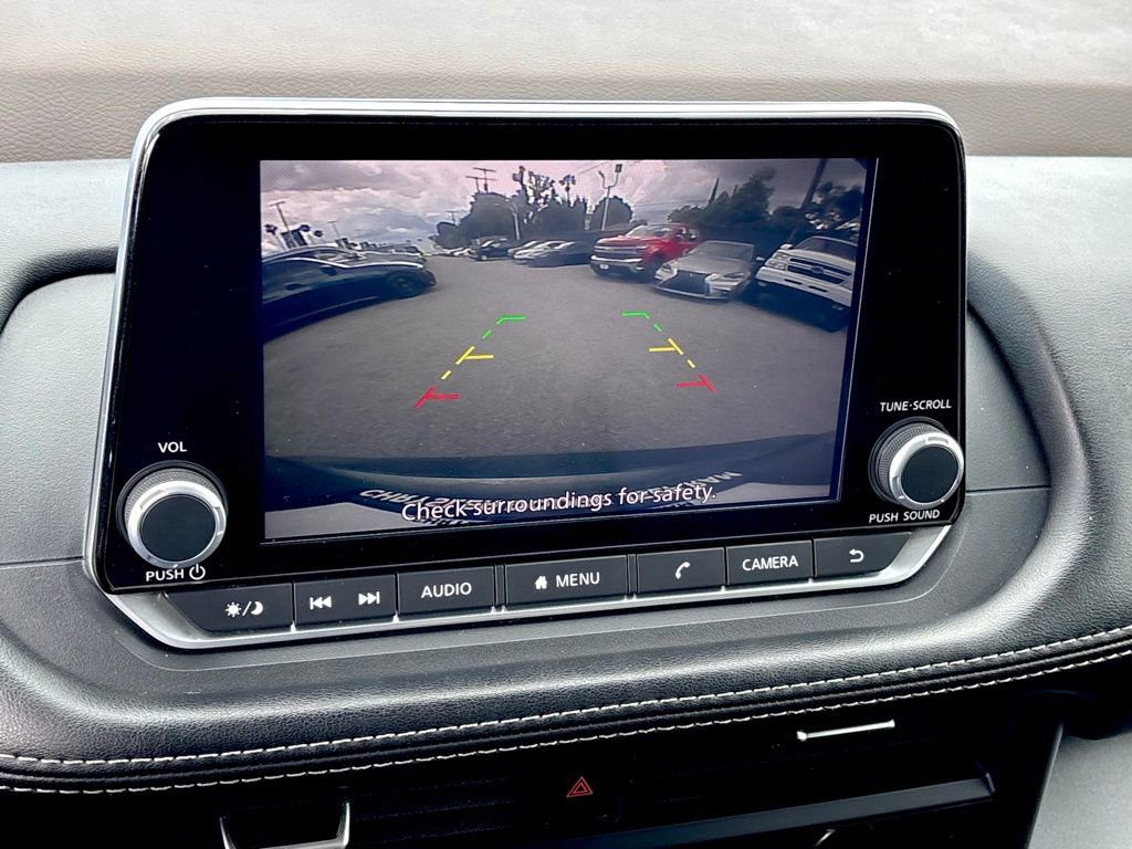 Used 2023 Nissan Rogue SV image 21