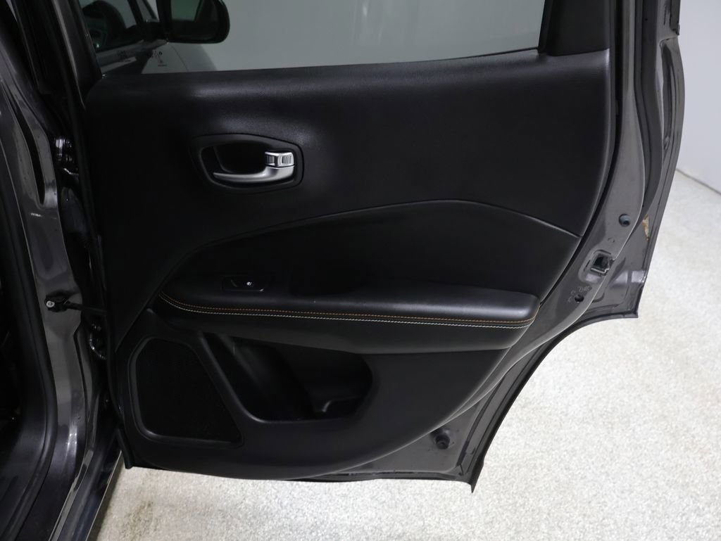 Used 2018 Jeep Compass Latitude w/ Cold Weather Group image 12