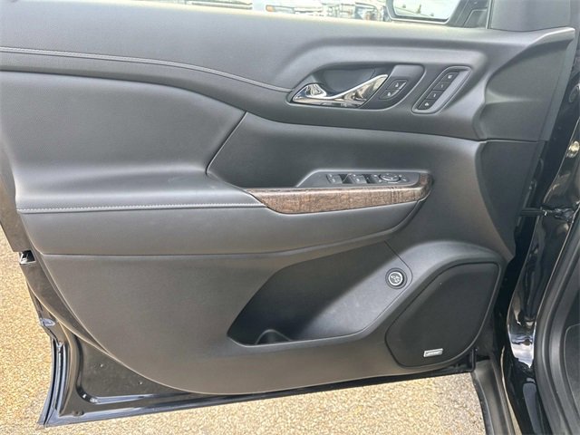 Used 2021 GMC Acadia Denali w/ Denali Technology Package image 25