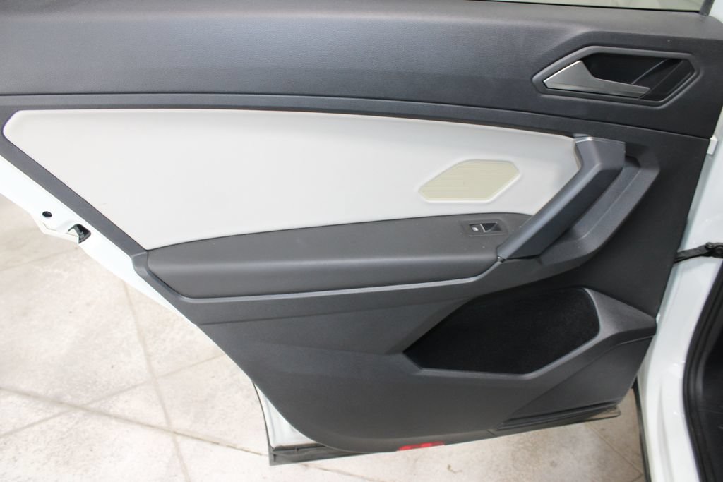 Used 2019 Volkswagen Tiguan SEL FWD image 17