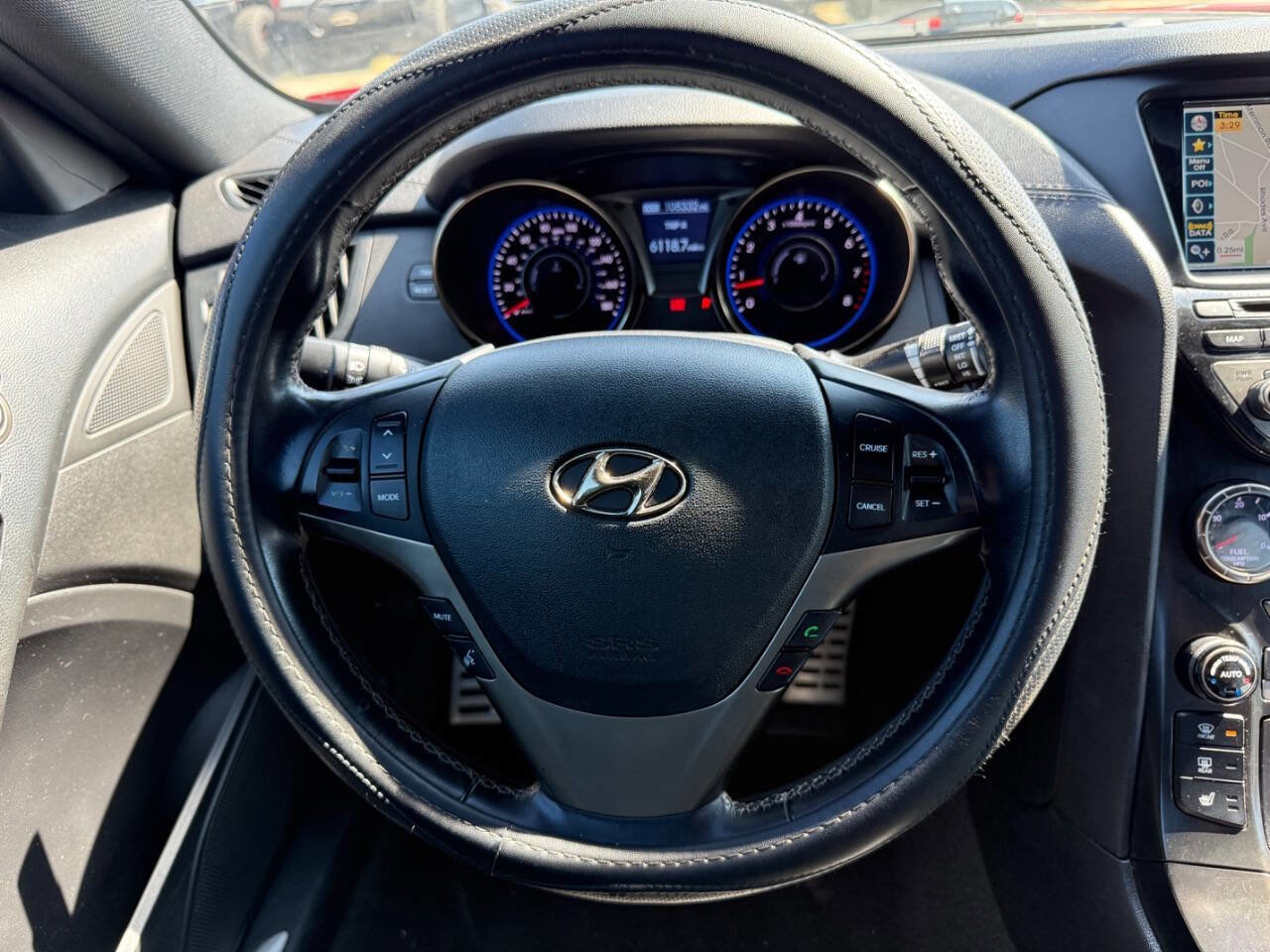 Used 2013 Hyundai Genesis 3.8 image 14