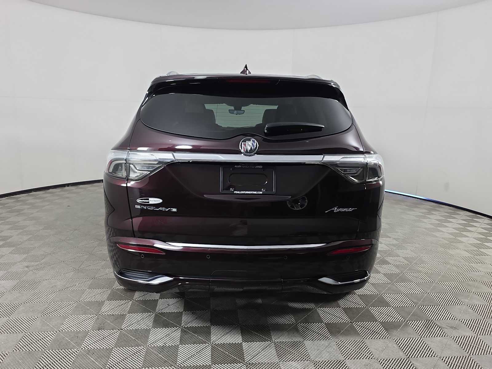 Used 2023 Buick Enclave Avenir w/ Avenir Technology Package image 7