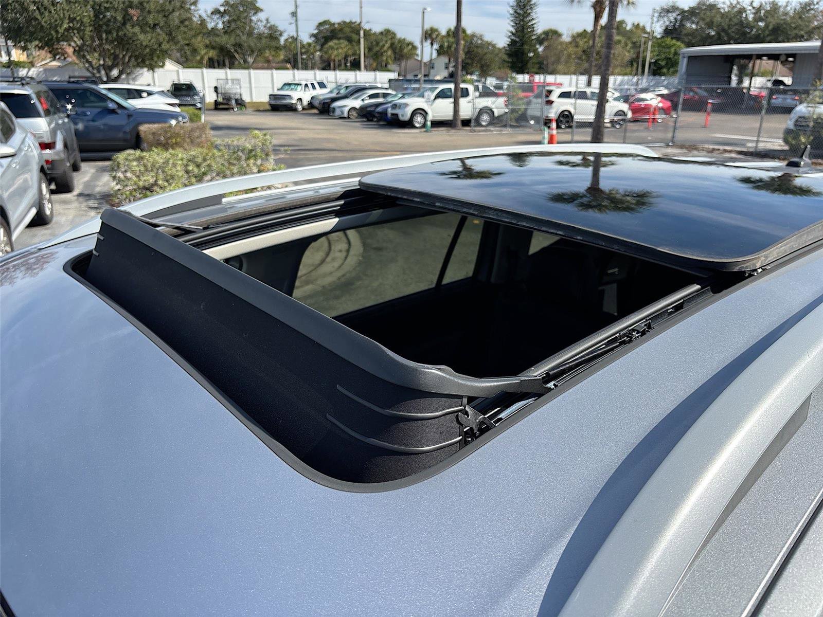 Used 2021 Volkswagen Atlas SEL Premium image 25