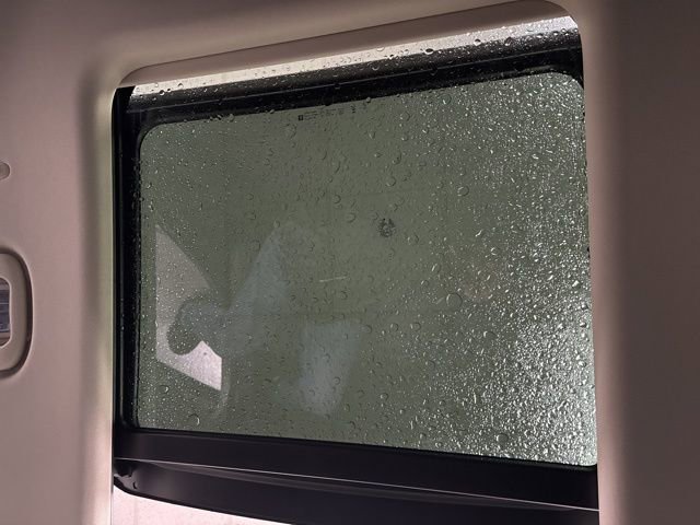 Used 2023 Buick Envision Avenir image 34