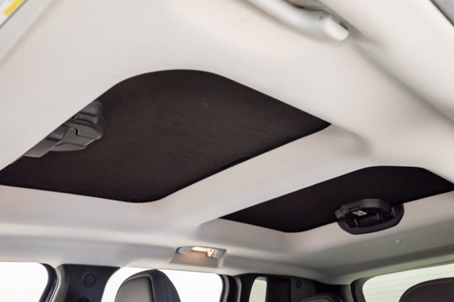 Used 2016 Jeep Renegade Limited FWD image 9