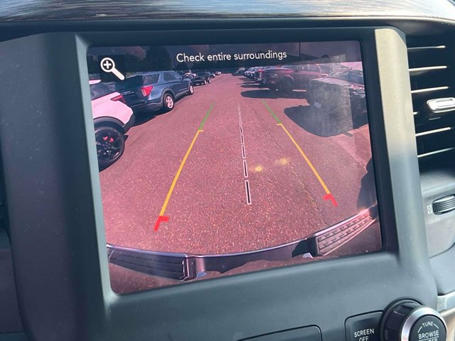 Used 2019 RAM 1500 Laramie w/ Off Road Group AWD/4WD image 31
