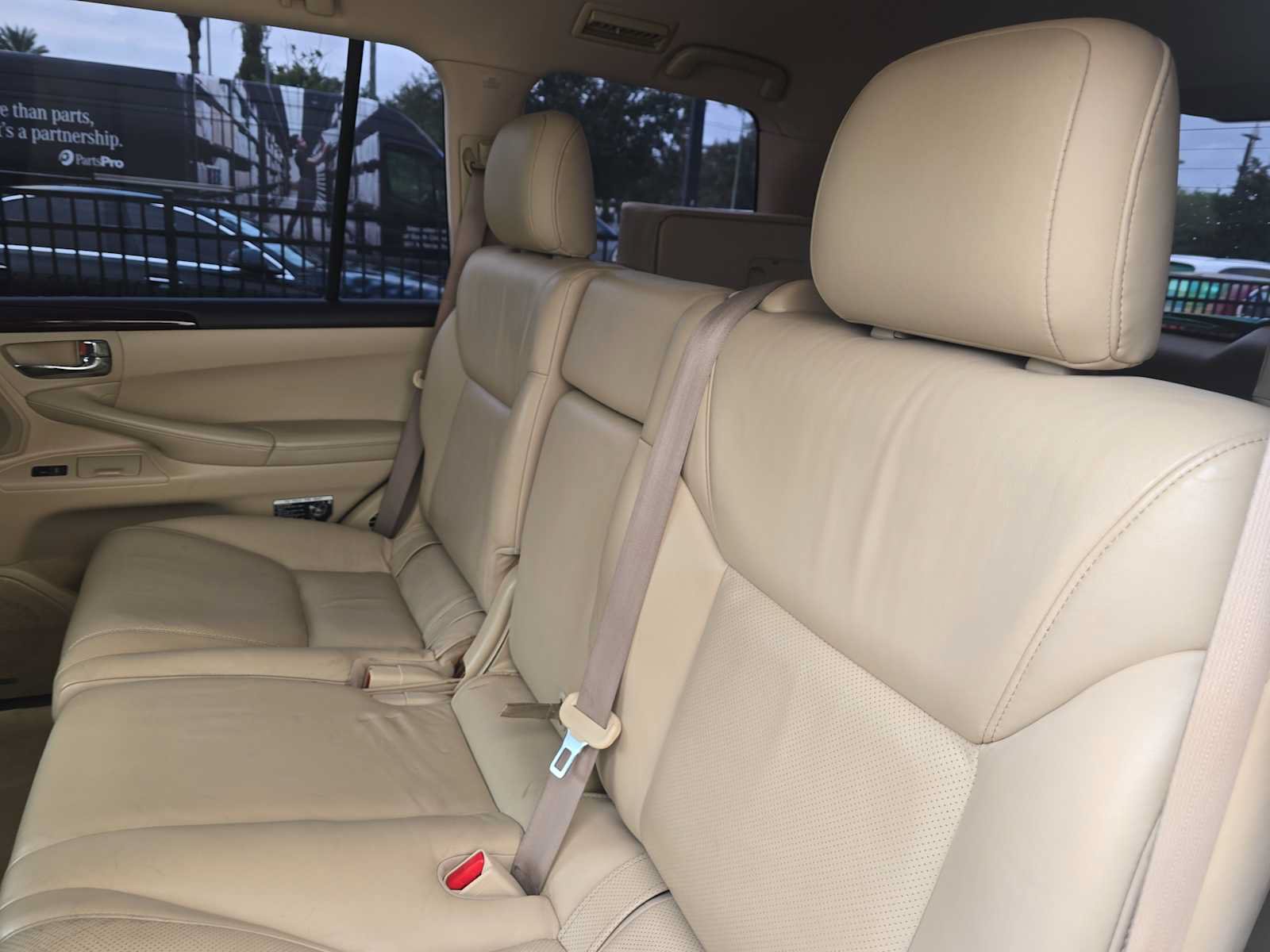 Used 2011 Lexus LX 570 4WD w/ Luxury Pkg image 14
