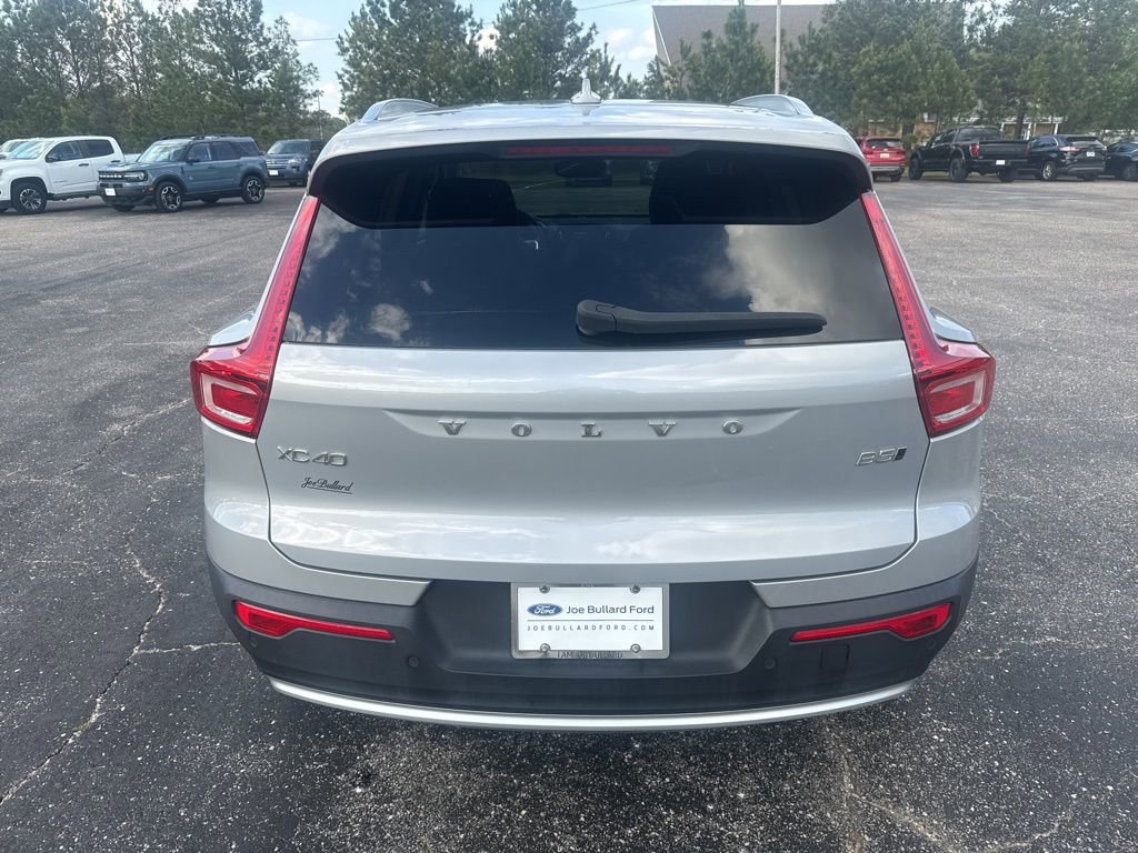 Used 2023 Volvo XC40 B5 Plus AWD/4WD image 20