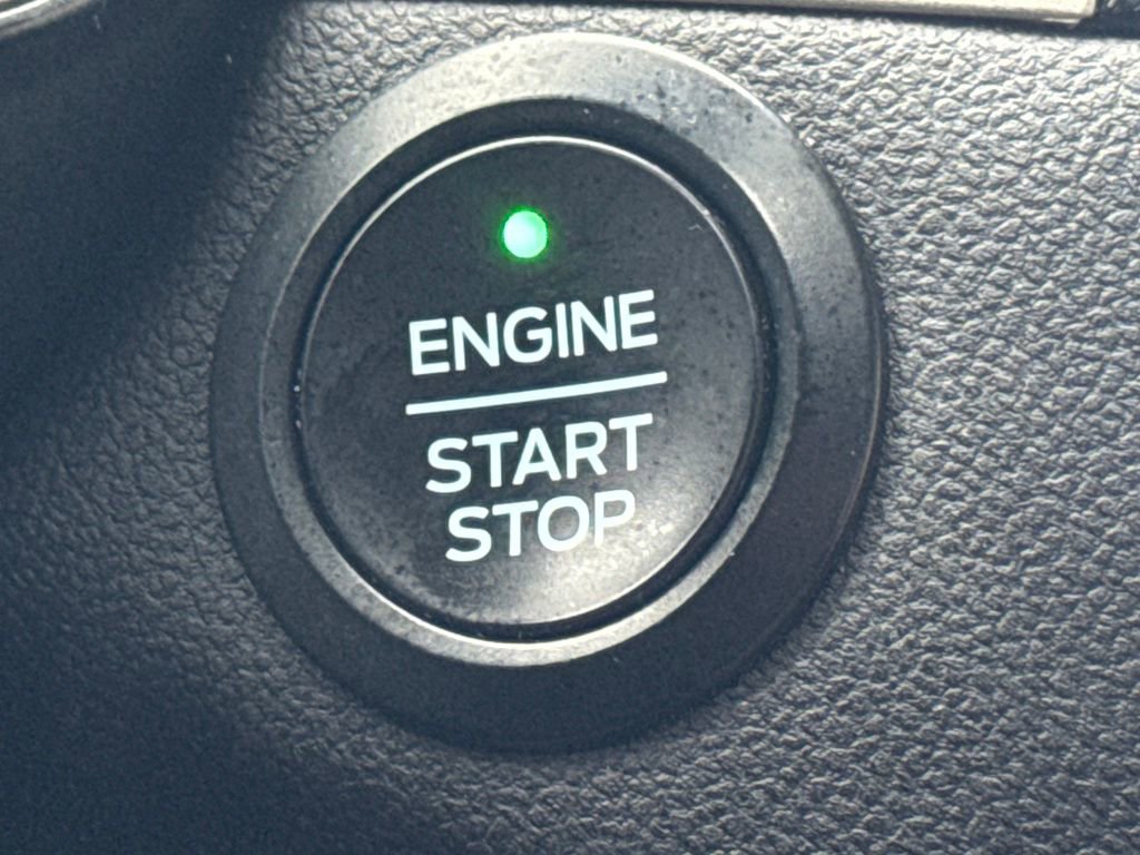 Used 2020 Ford Escape SE image 39