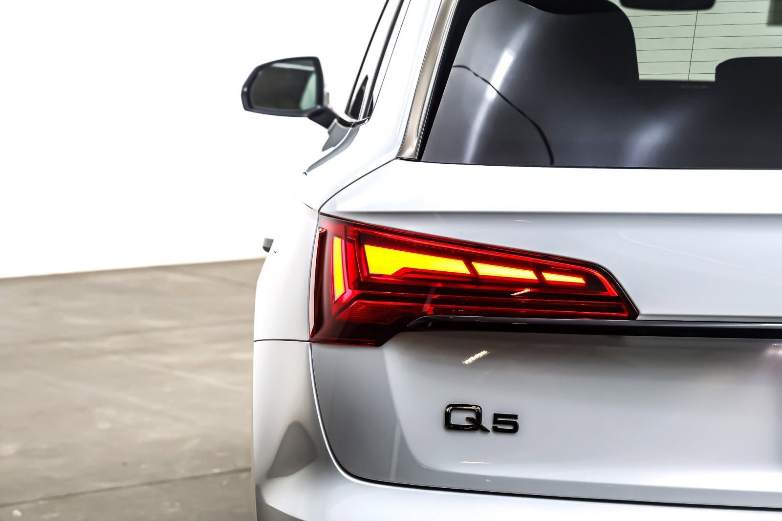 Used 2025 Audi Q5 e Premium Plus image 16