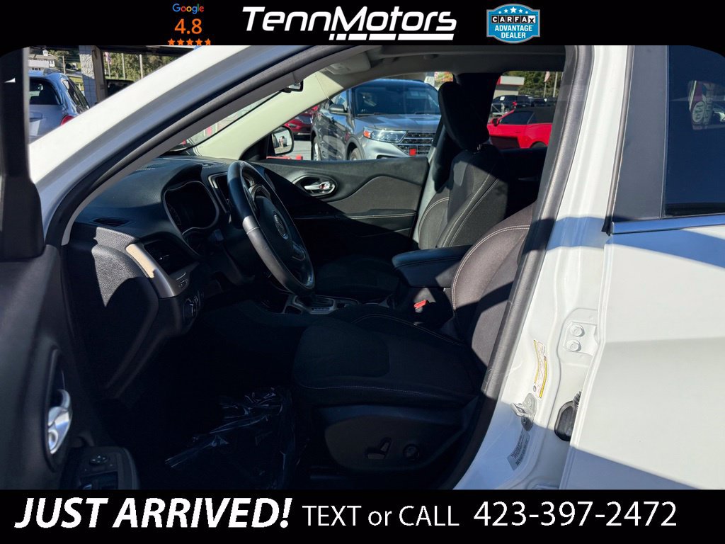 Used 2015 Jeep Cherokee Latitude w/ Comfort/Convenience Group FWD image 10