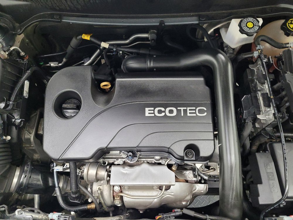 Used 2021 Chevrolet Equinox LS image 30