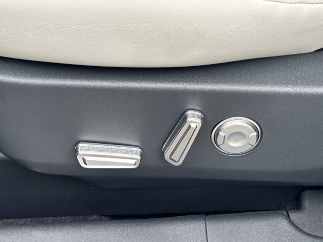 New 2026 Lincoln Nautilus Premier AWD/4WD image 22