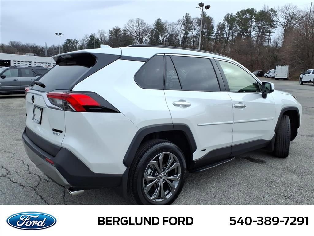 Used 2025 Toyota RAV4 Limited image 5