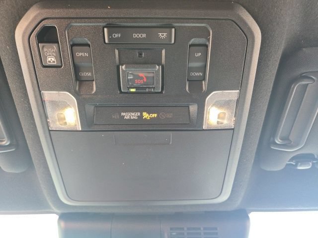 Used 2025 Toyota 4Runner Limited AWD/4WD image 31
