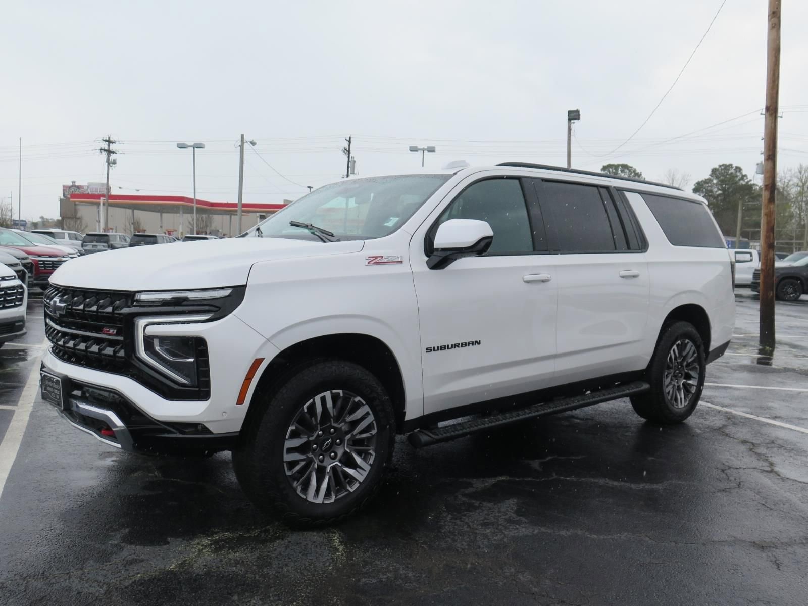 Used 2025 Chevrolet Suburban Z71 image 8