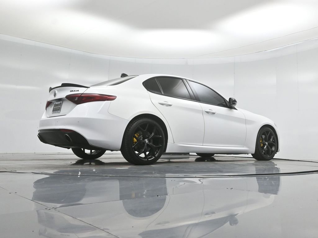 Used 2021 Alfa Romeo Giulia Ti w/ Nero Edizione RWD image 45