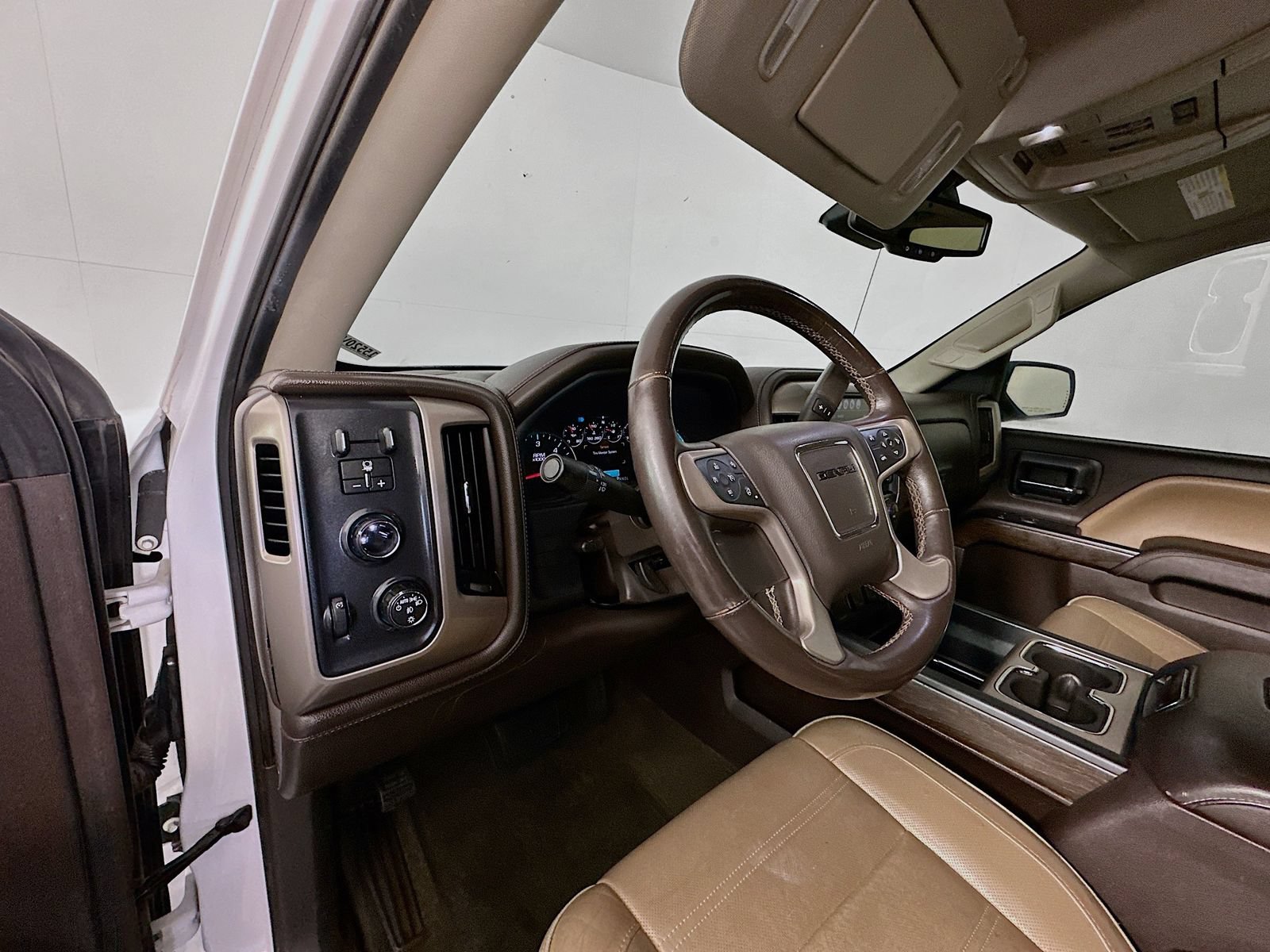 Used 2017 GMC Sierra 1500 Denali w/ Denali Ultimate Package AWD/4WD image 9