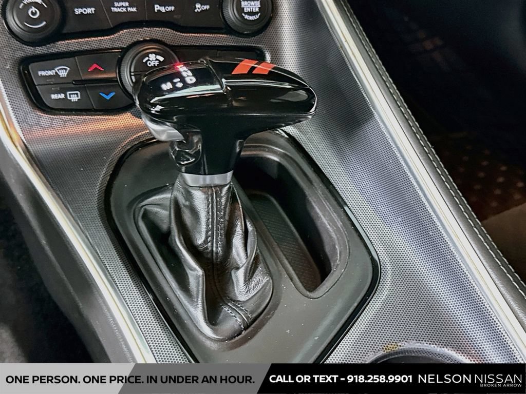 Used 2018 Dodge Challenger R/T Scat Pack w/ Leather Interior Group RWD image 16