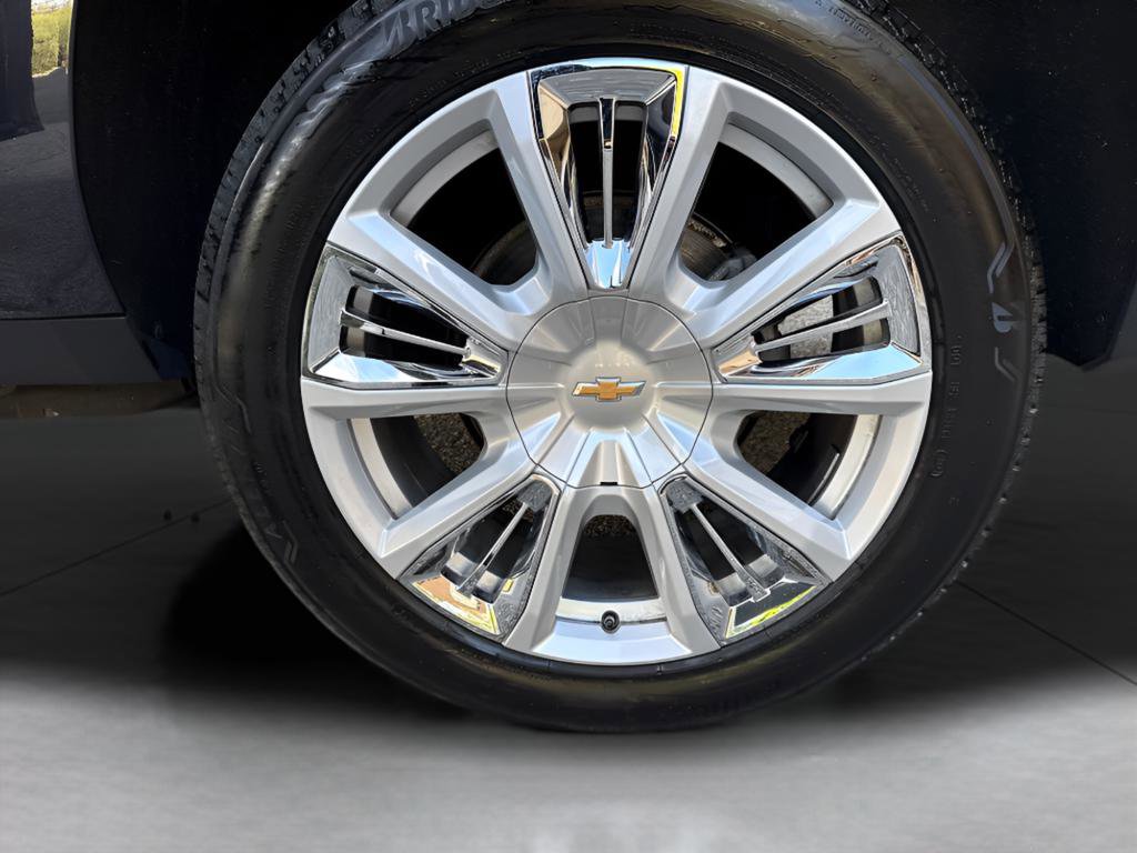 Used 2022 Chevrolet Suburban High Country AWD/4WD image 8
