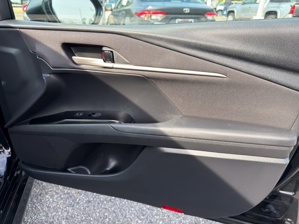Used 2025 Toyota Camry LE image 25