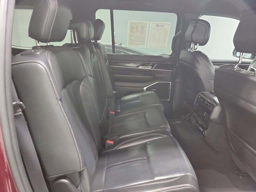 Used 2023 Jeep Wagoneer 4WD image 25