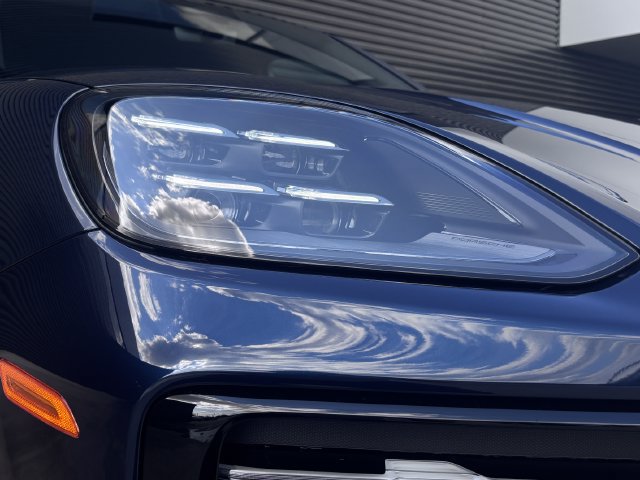 New 2026 Porsche Cayenne Coupe AWD/4WD image 12