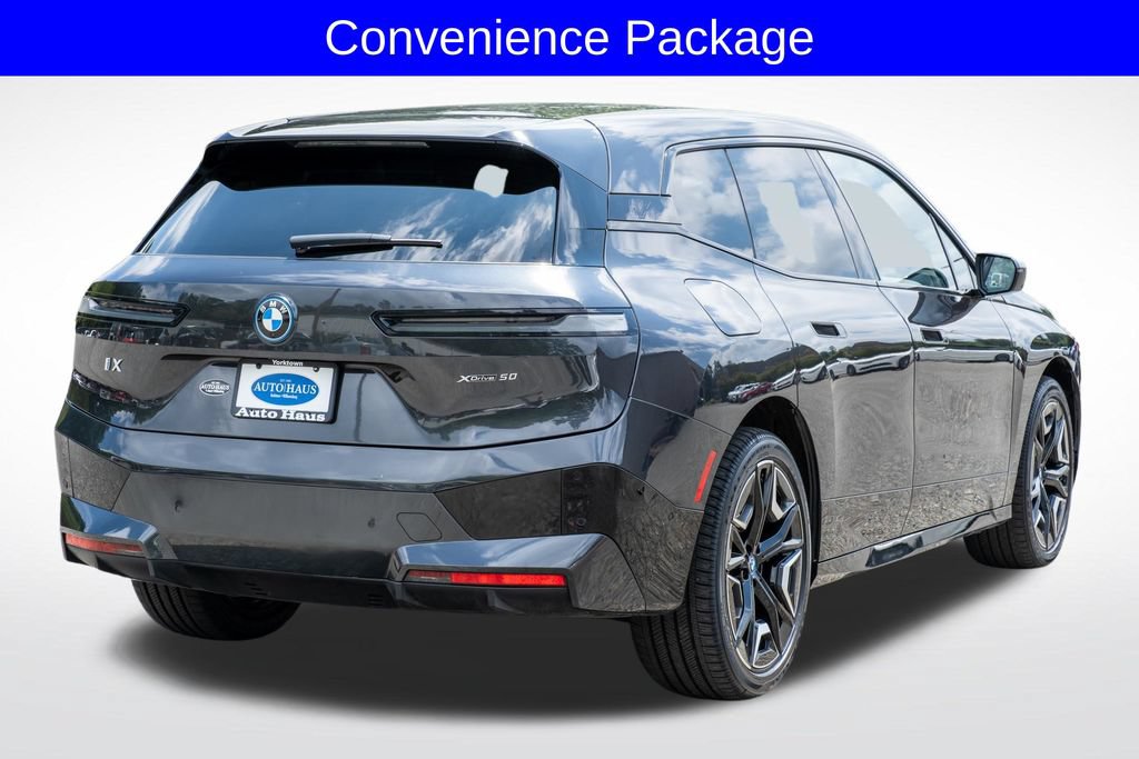 Used 2024 BMW iX xDrive50 w/ Sport Package AWD/4WD image 8
