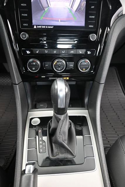 Used 2021 Volkswagen Passat 2.0T SE image 17