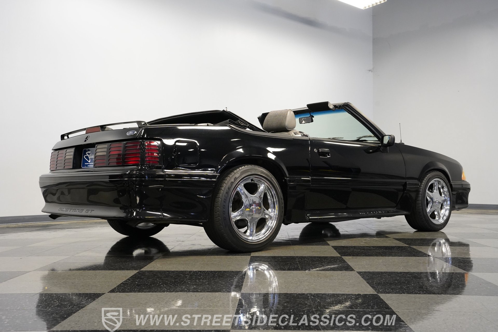 Used 1989 Ford Mustang GT RWD image 28
