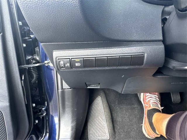 Used 2025 Toyota Corolla LE image 27