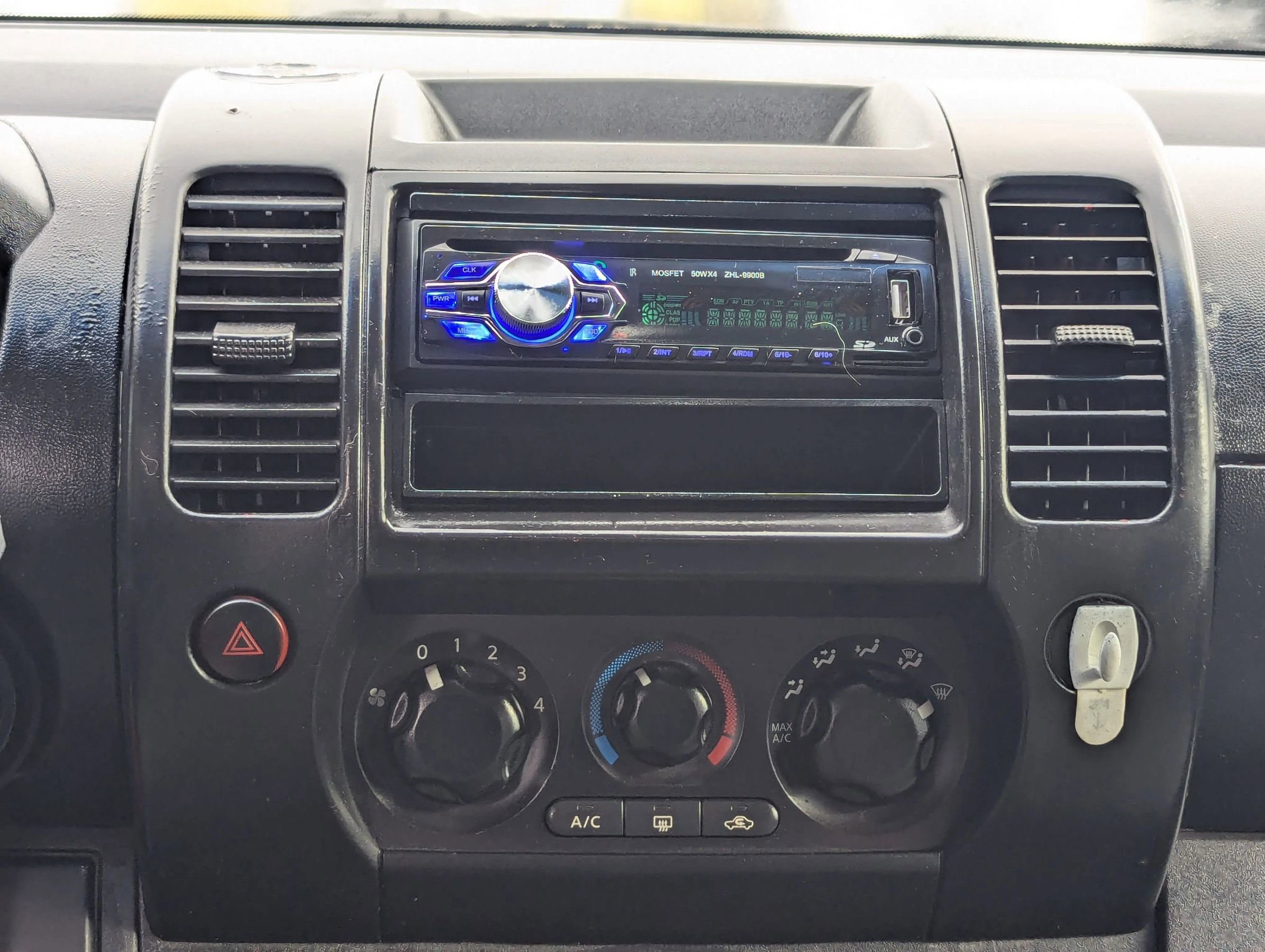 Used 2008 Nissan Xterra SE w/ Supplemental Air Bag Pkg image 13