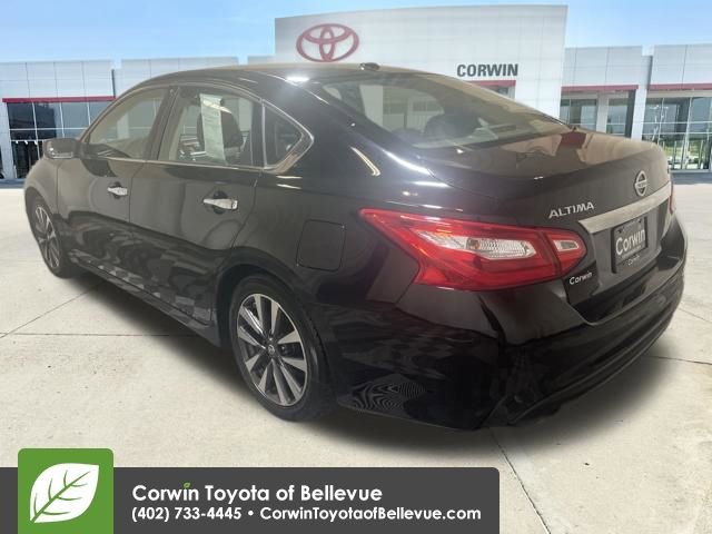 Used 2017 Nissan Altima 2.5 SV image 3