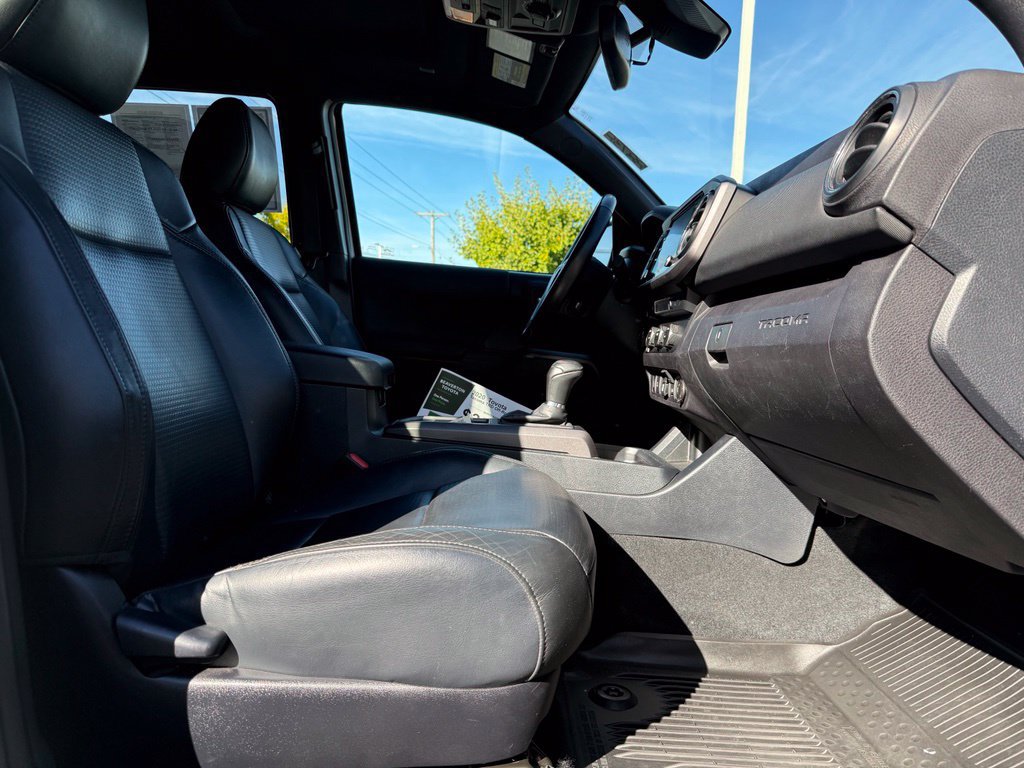 Used 2020 Toyota Tacoma TRD Off-Road w/ TRD Premium Off Road Package AWD/4WD image 20