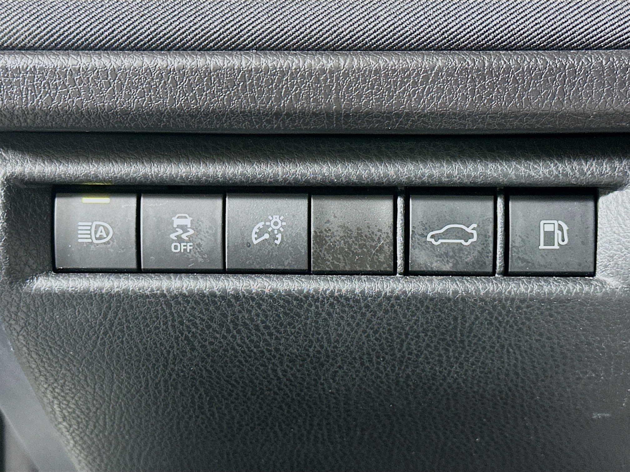 Used 2025 Toyota Camry LE image 17