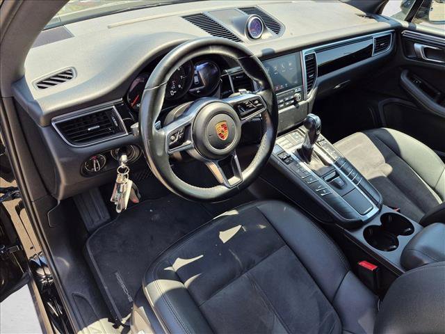Used 2018 Porsche Macan AWD/4WD image 10