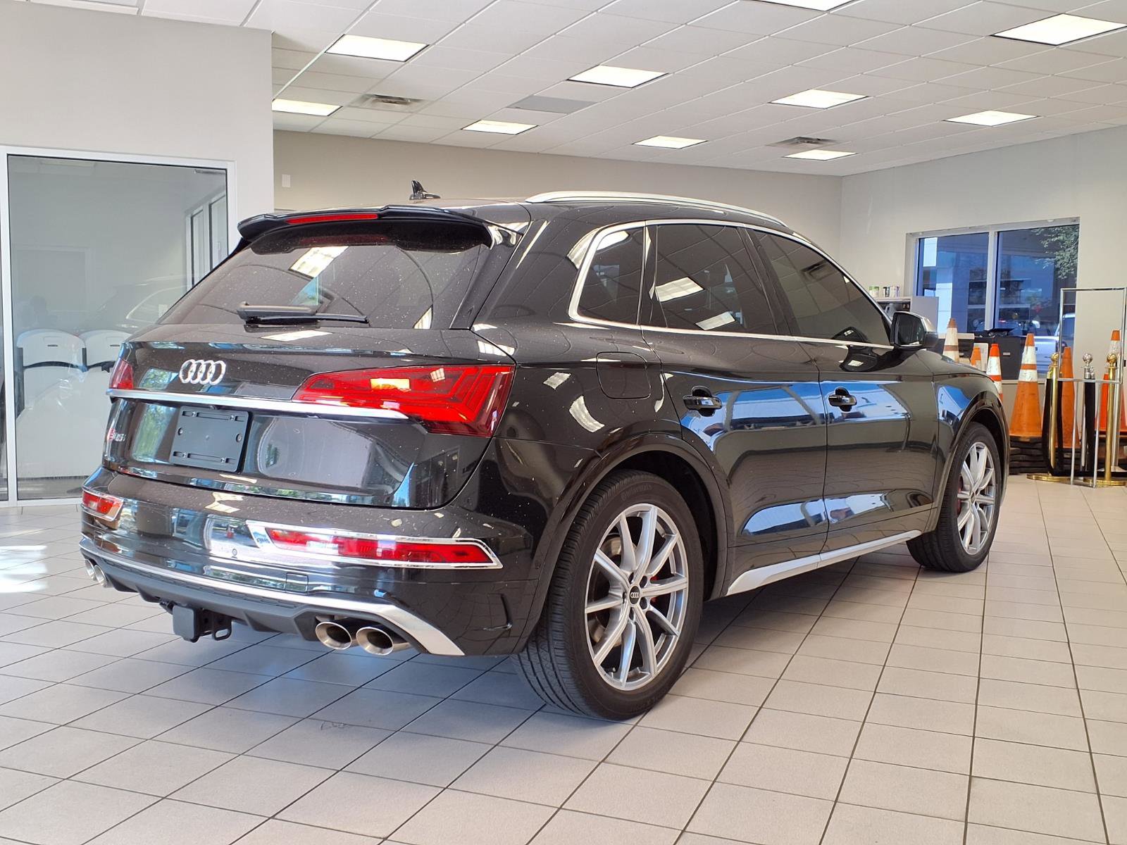 Used 2023 Audi SQ5 Prestige AWD/4WD image 5