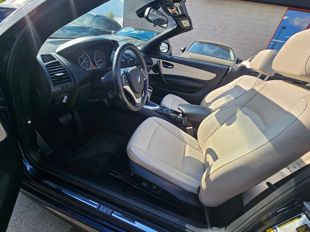 Used 2013 BMW 135i Convertible RWD image 10