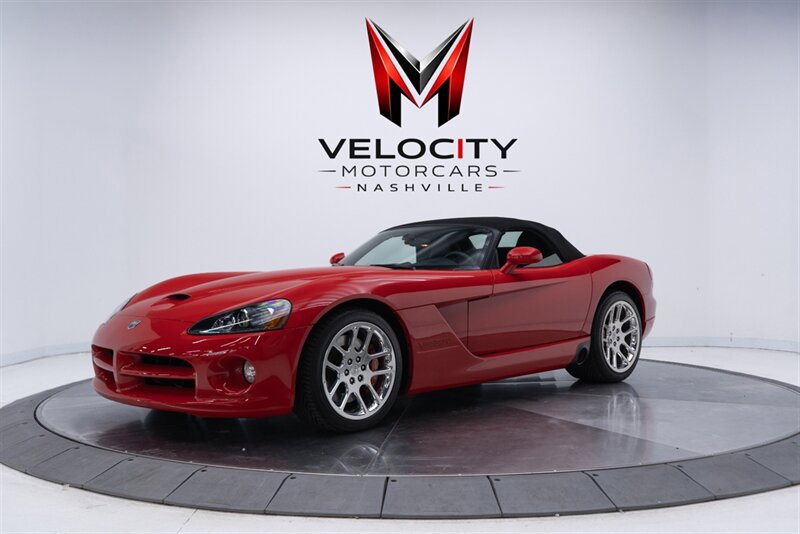 Used 2004 Dodge Viper SRT-10 RWD image 2