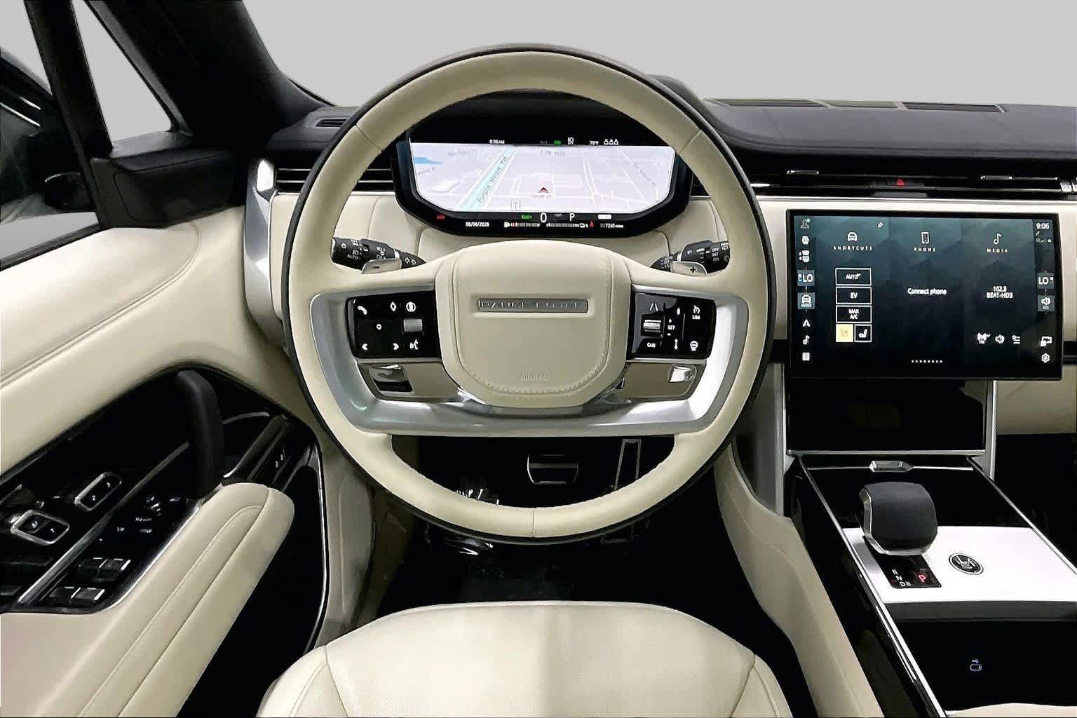 Used 2025 Land Rover Range Rover SE AWD/4WD image 6
