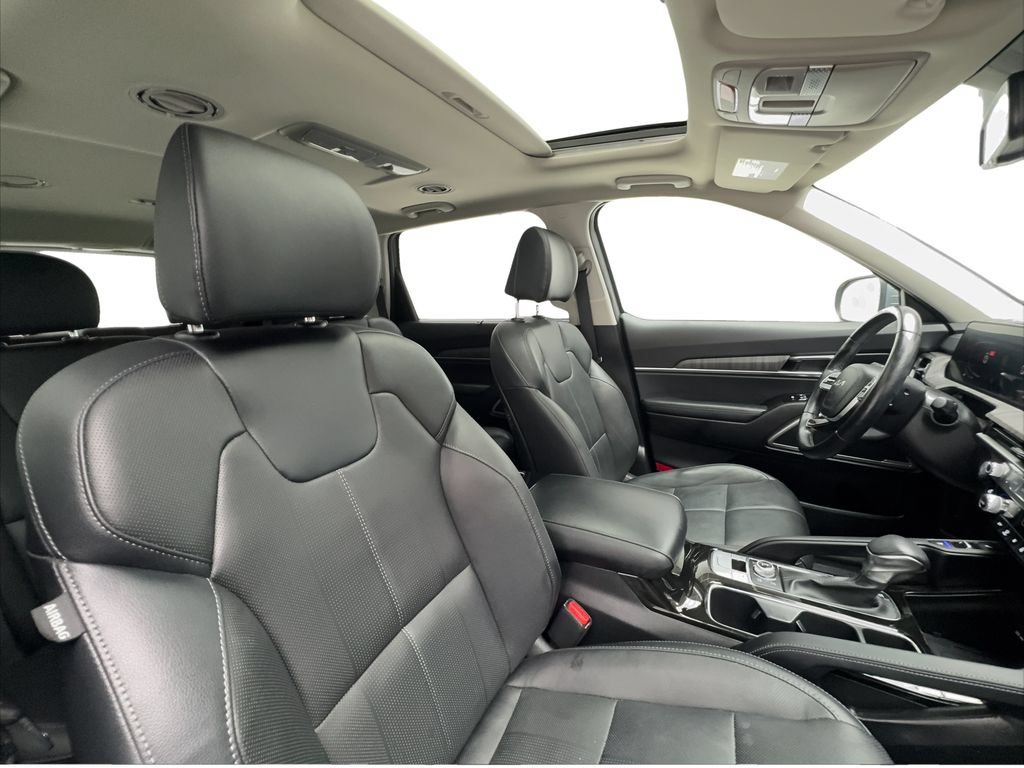 Used 2024 Kia Telluride EX w/ EX Captain's Chair Package AWD/4WD image 33