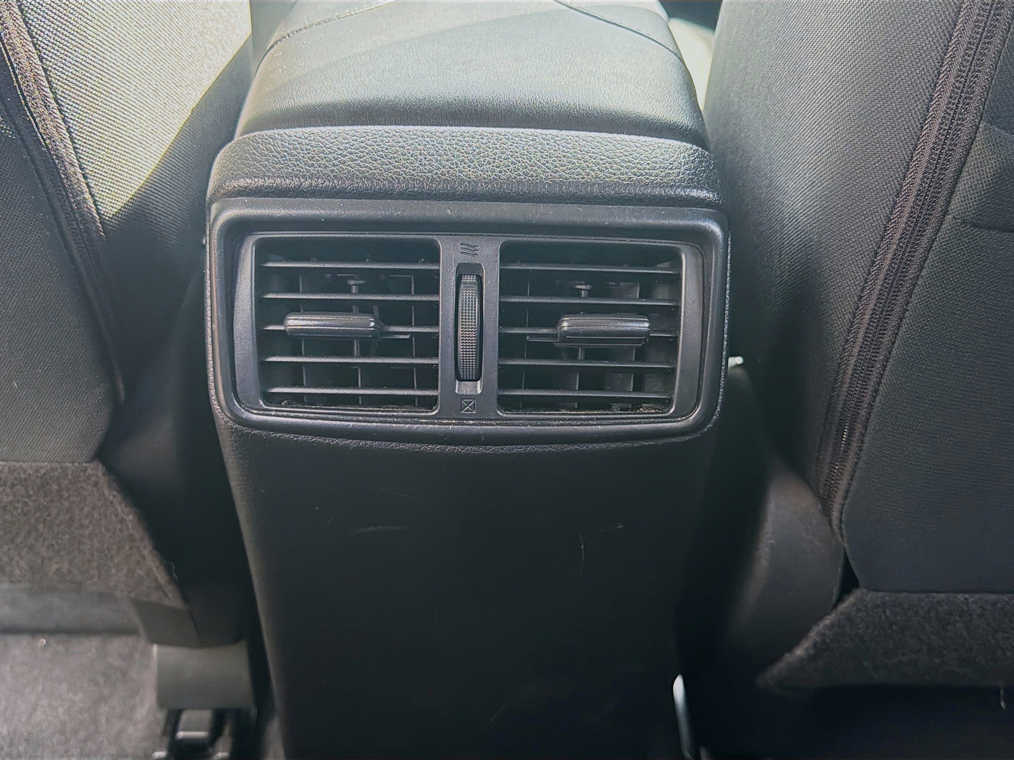 Used 2020 Nissan Rogue SV FWD image 22