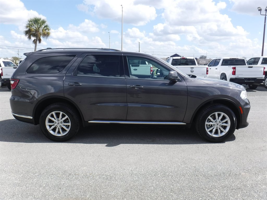 Used 2021 Dodge Durango SXT image 3