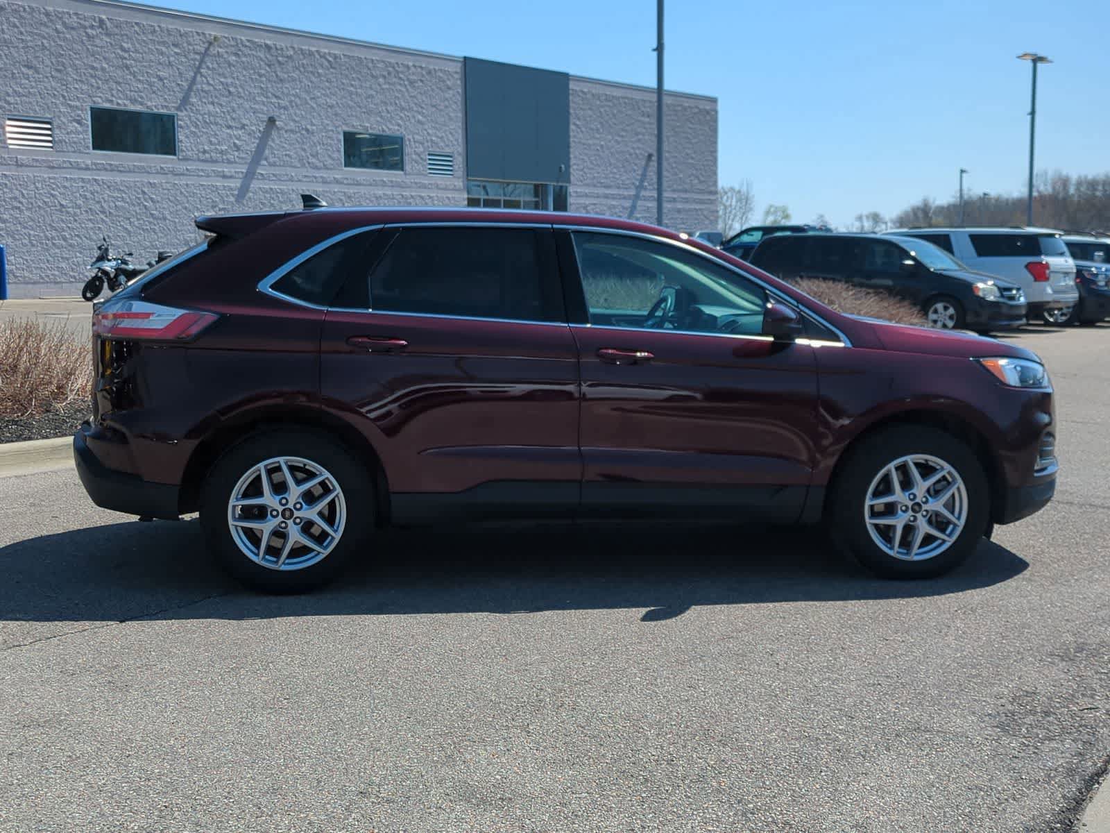 Used 2023 Ford Edge SEL w/ Convenience Package AWD/4WD image 9