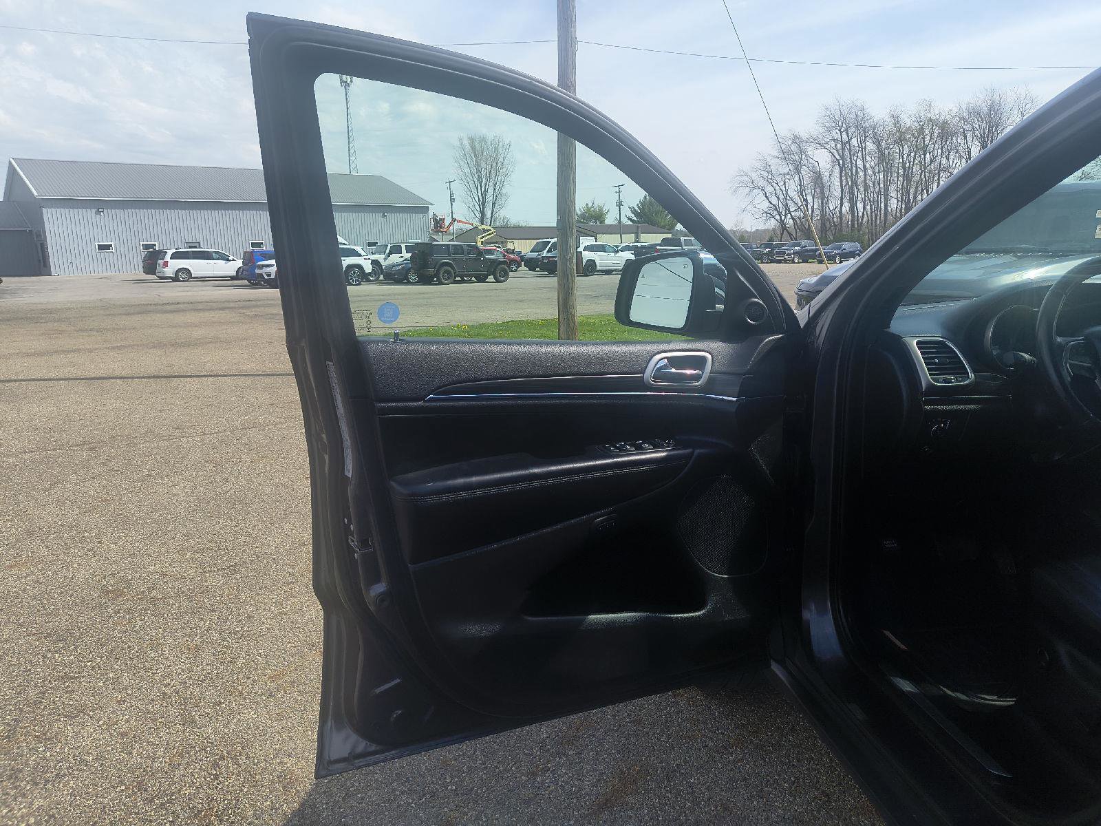 Used 2021 Jeep Grand Cherokee Limited AWD/4WD image 12