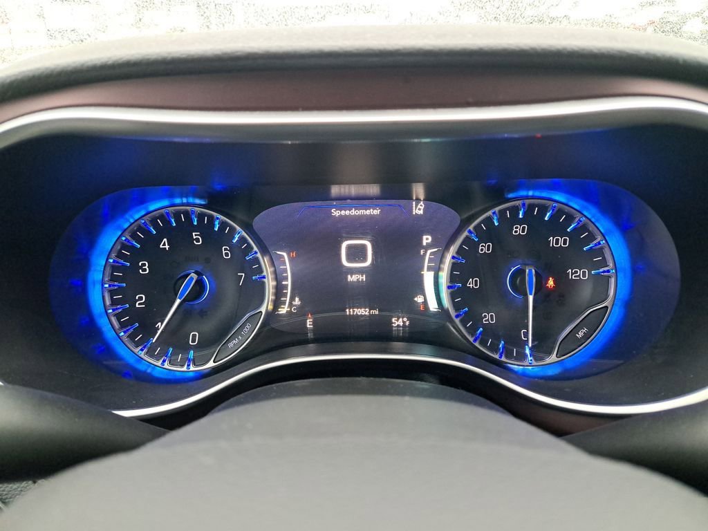 Used 2017 Chrysler Pacifica Limited image 20