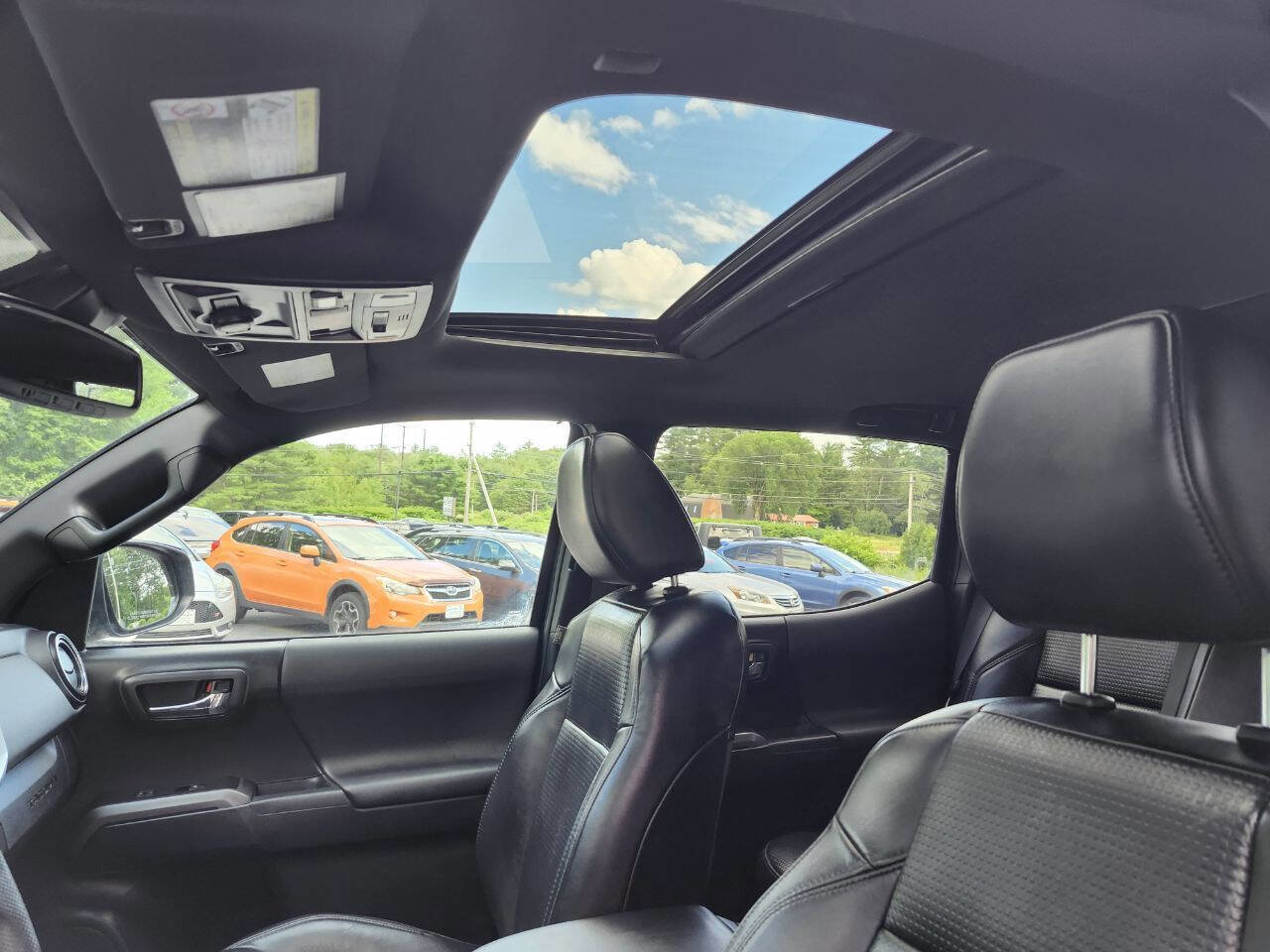 Used 2020 Toyota Tacoma TRD Off-Road w/ TRD Premium Off Road Package image 18