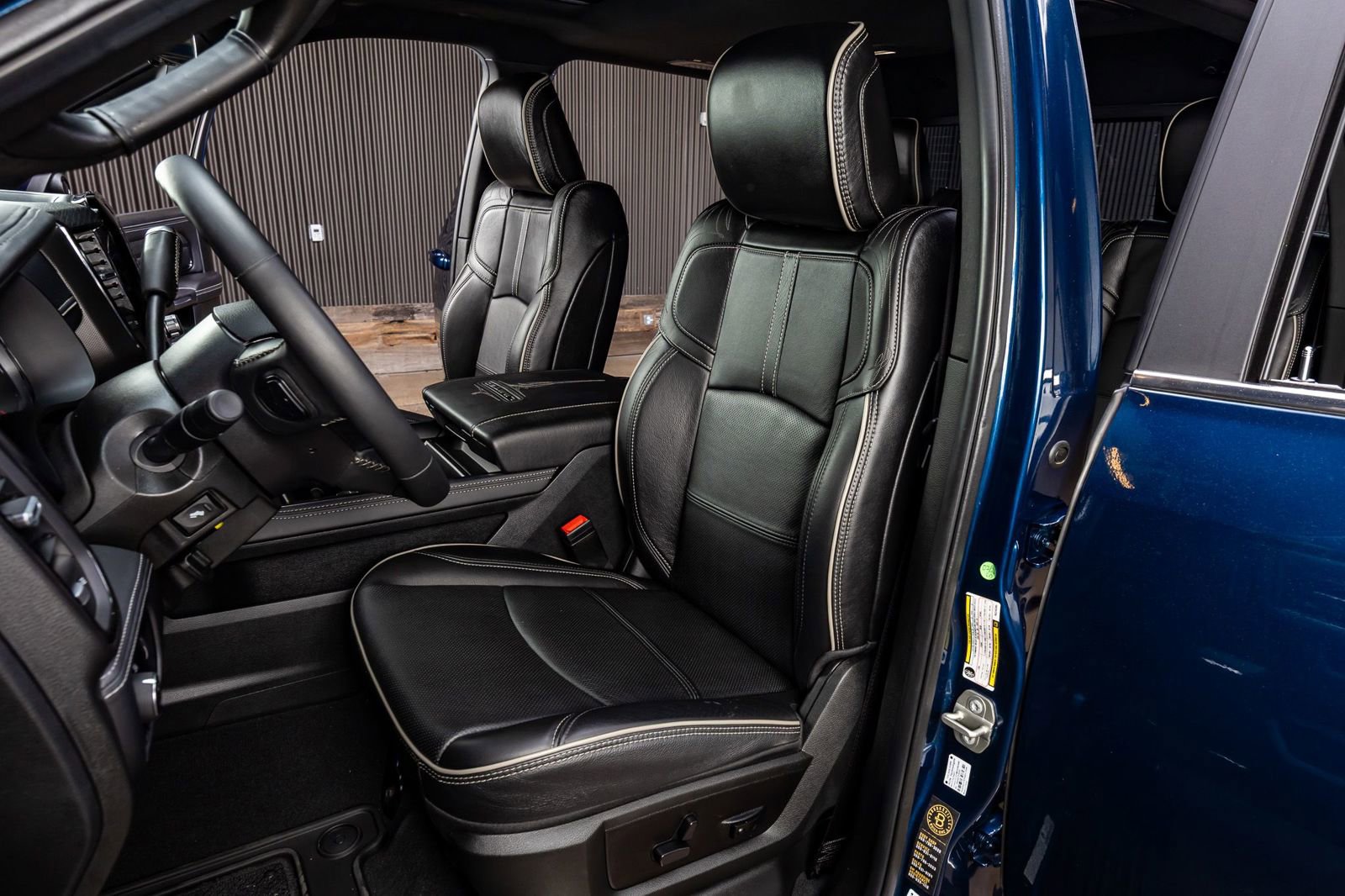 Used 2024 RAM 3500 Limited image 31