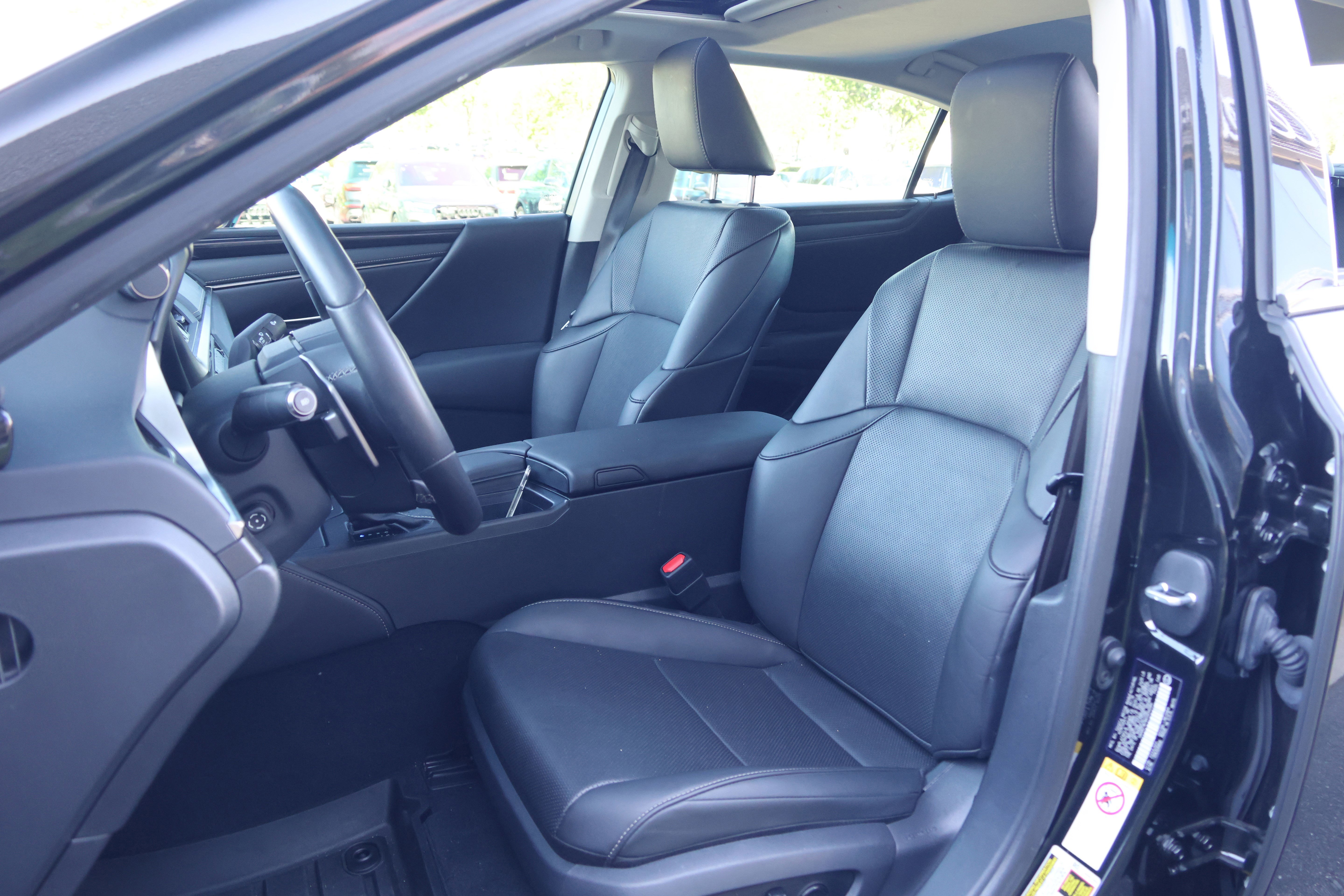 Used 2019 Lexus ES 350 Luxury w/ Premium Package image 31